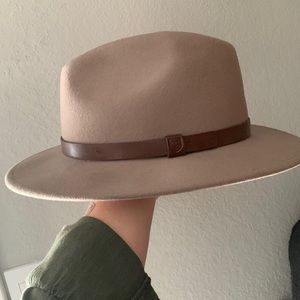 Brixton wool fedora with leather band. Size M